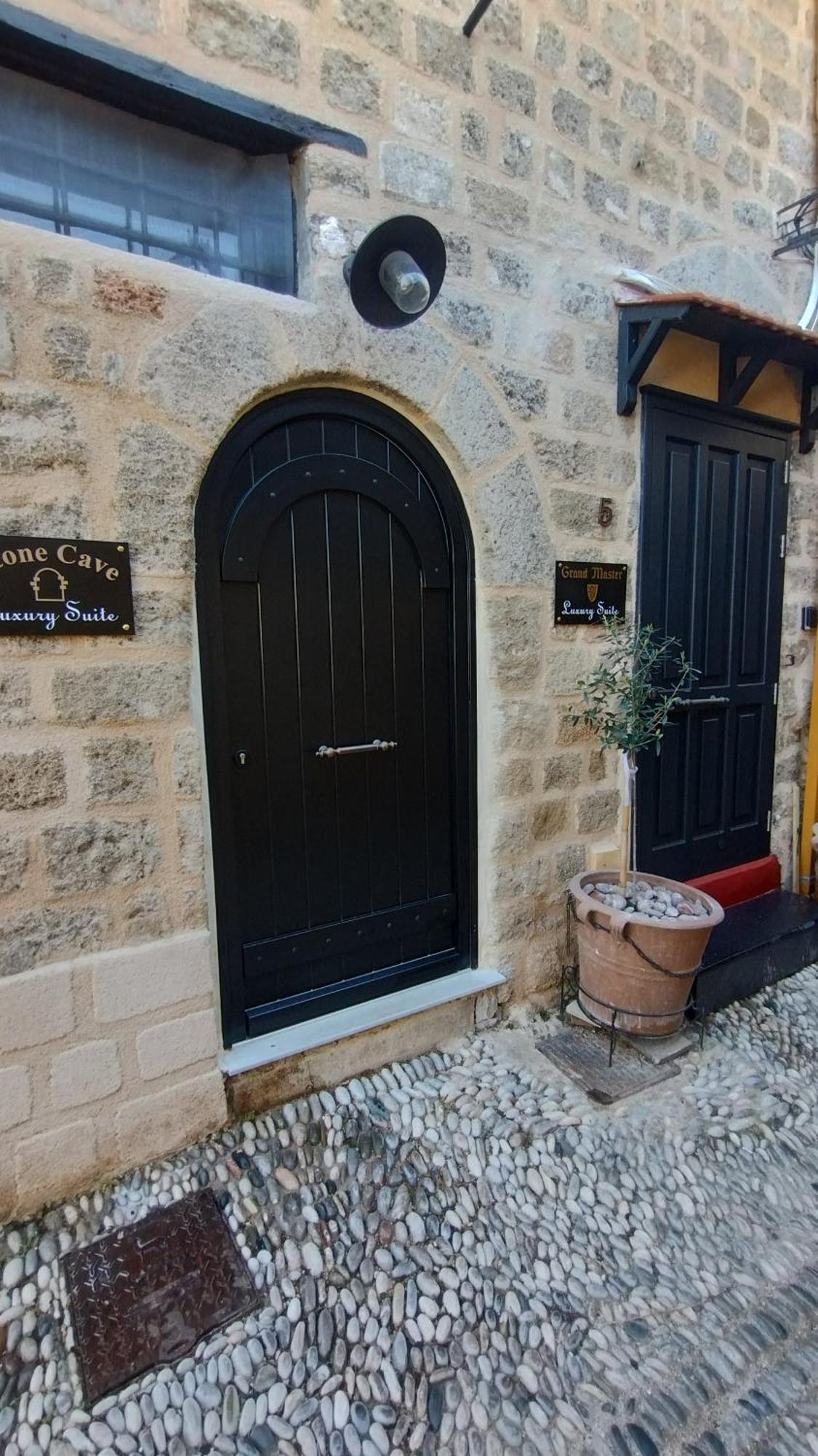 Stone Cave Suite Rhodes City ภายนอก รูปภาพ