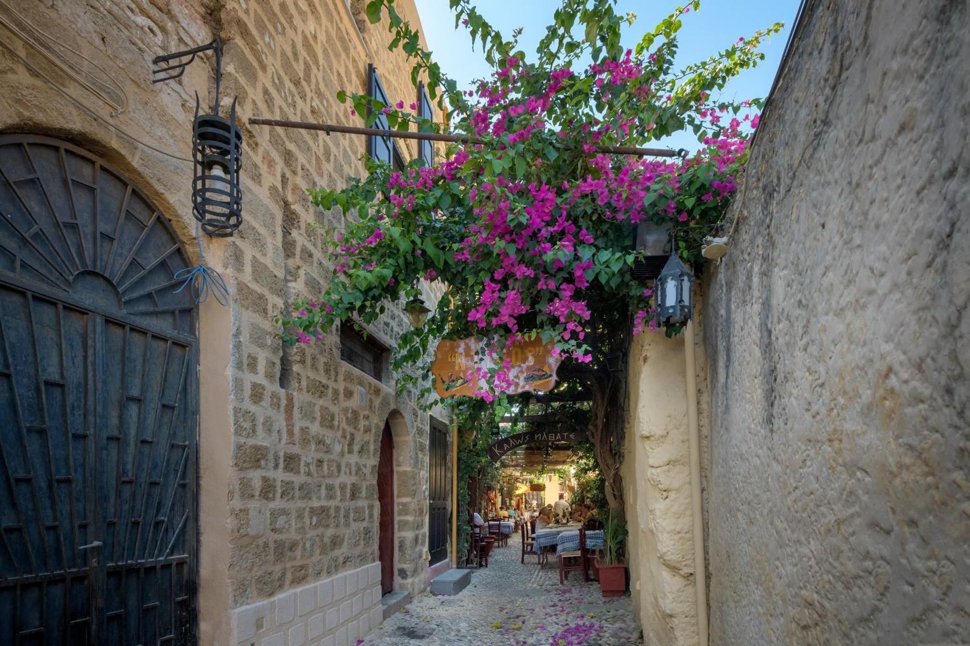Stone Cave Suite Rhodes City ภายนอก รูปภาพ